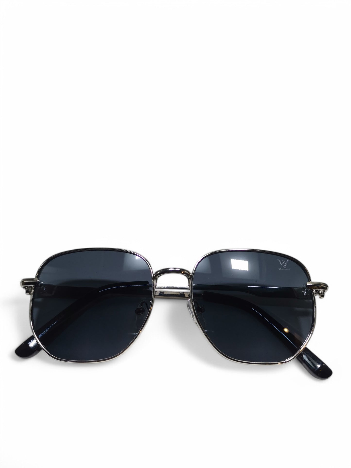 Louis Vuitton - Black and Silver - Metal