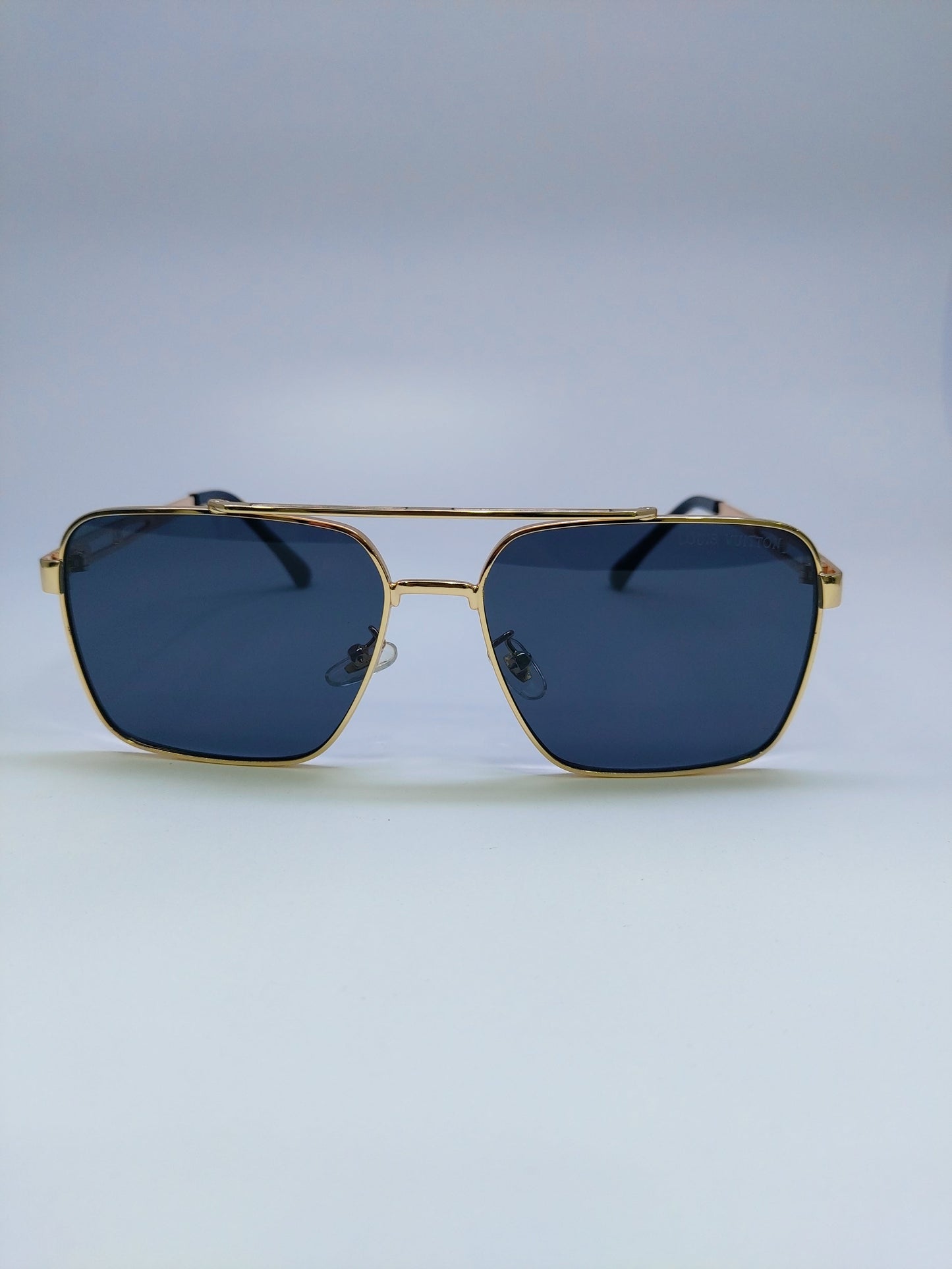 Louis Vuitton - Black and Gold - Metal