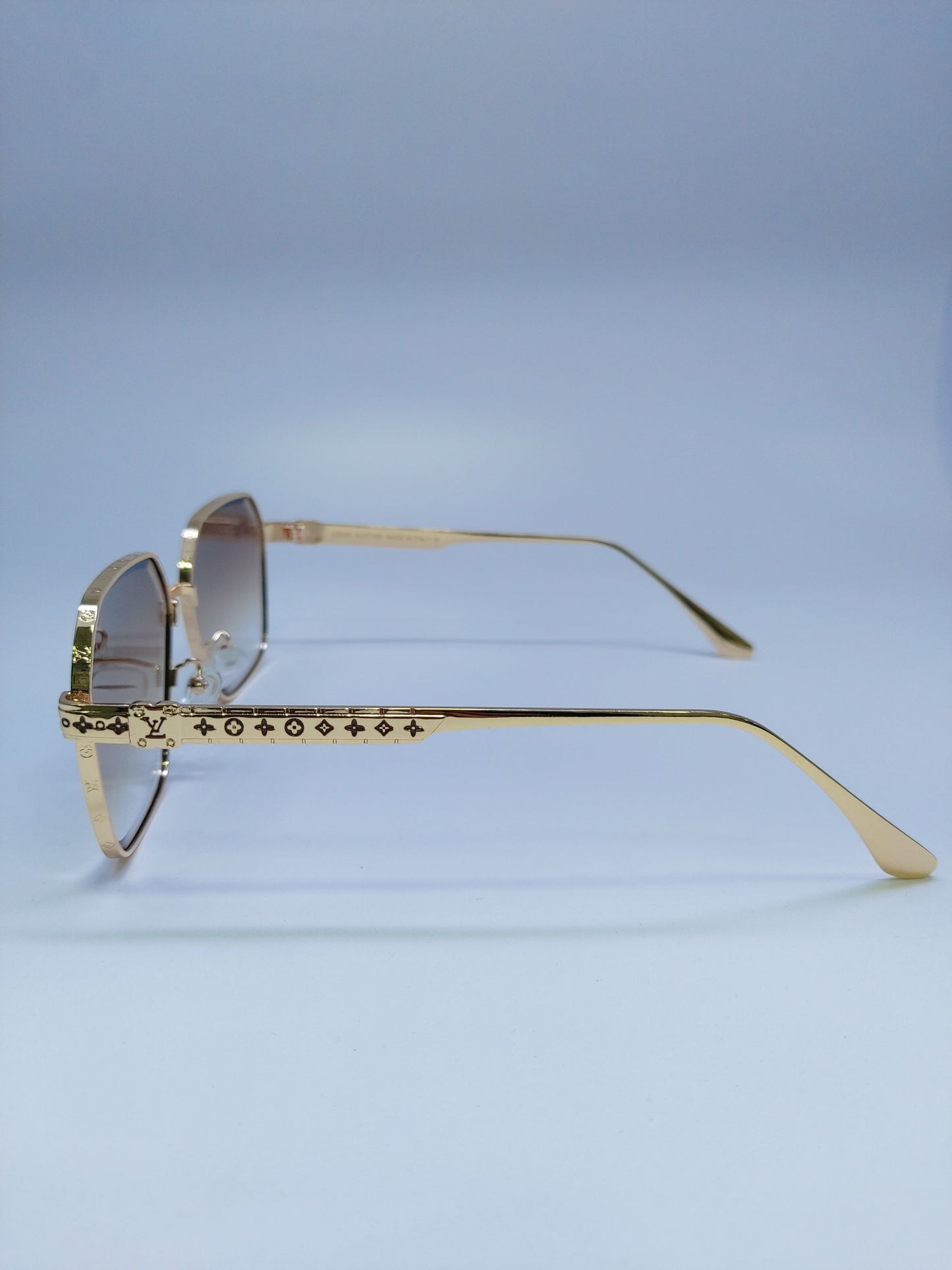 Louis Vuitton - Brown and Gold  - Metal