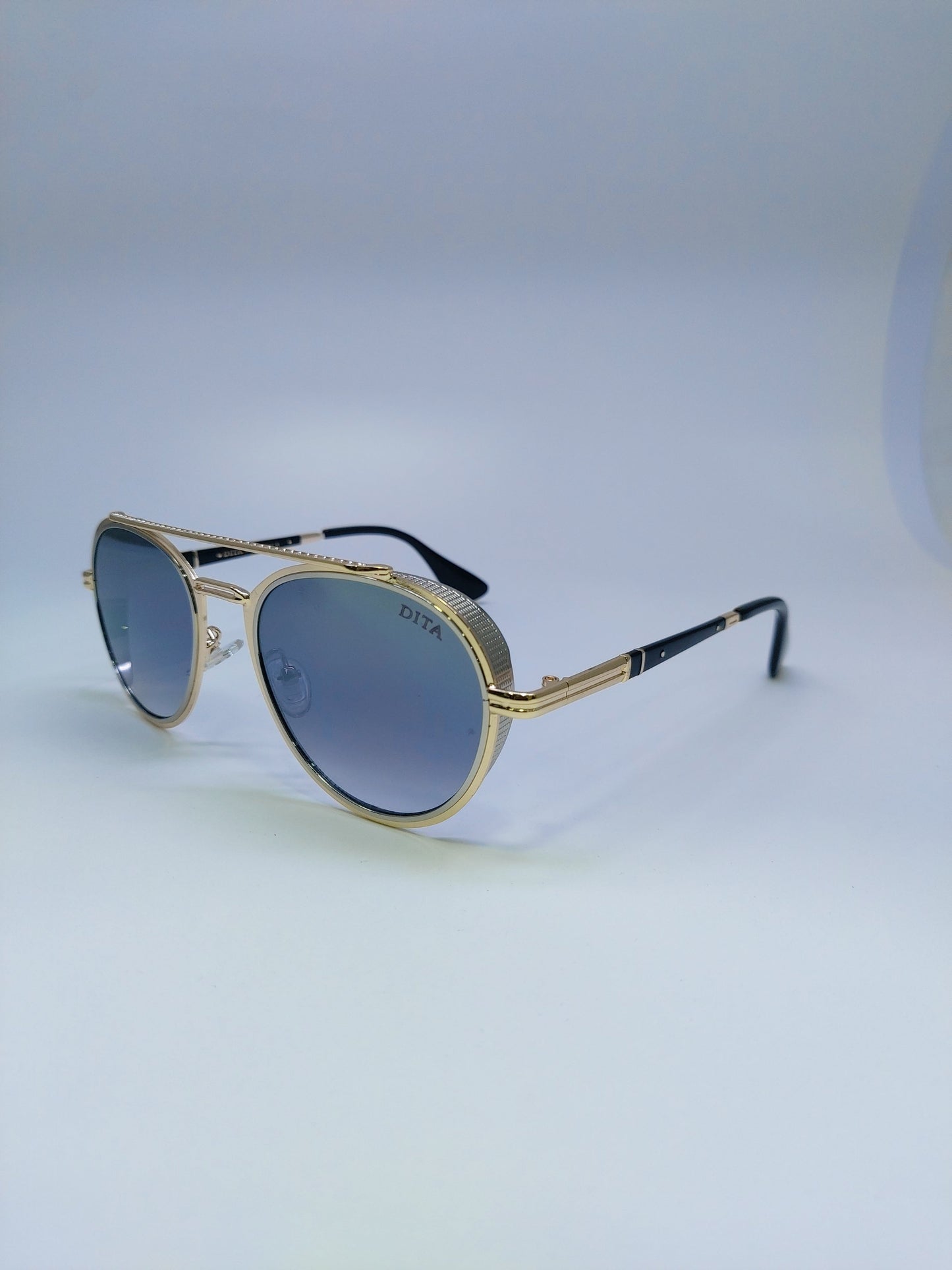 Dita - Blue and Gold - Metal